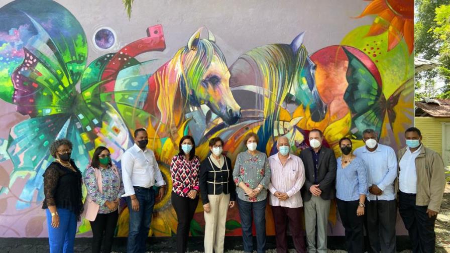 Ministra de Cultura visita hogar de las Hermanas Mirabal