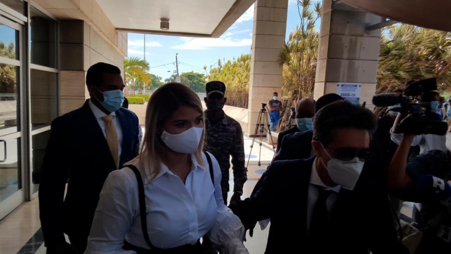 Kimberly comparece ante la Procuraduría General y dice que “todo está bien”