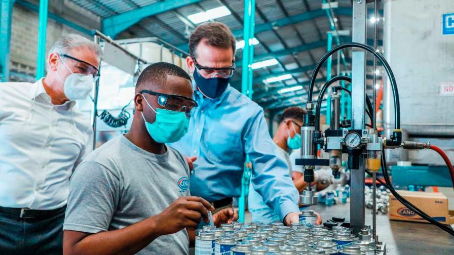Sectores productivos dominicanos recibirán apoyo con el programa “Ruta Industrial” 