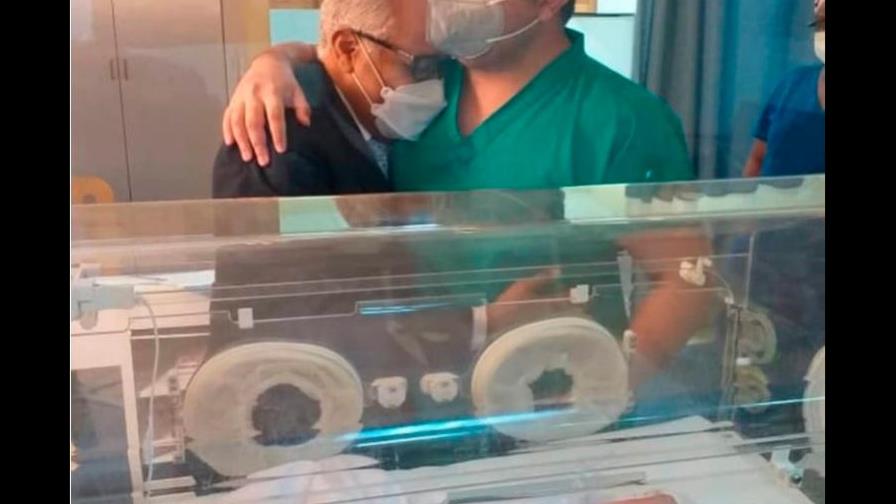 Nace primer nieto del ministro de Salud Pública