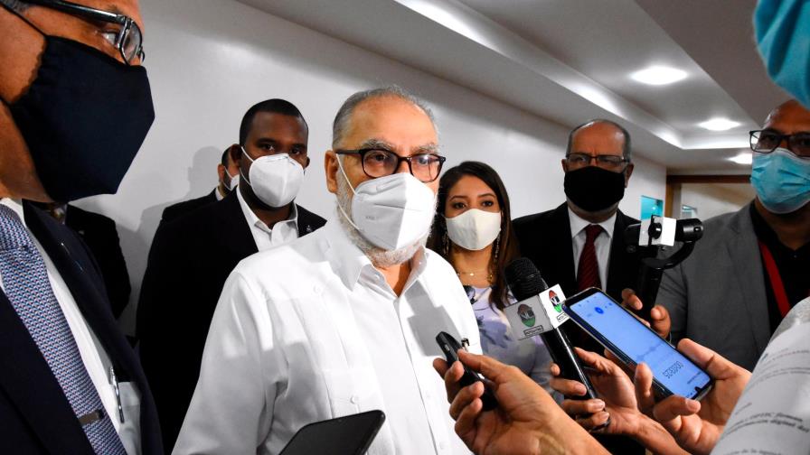 Ministro de Economía de acuerdo con el aumento de los salarios