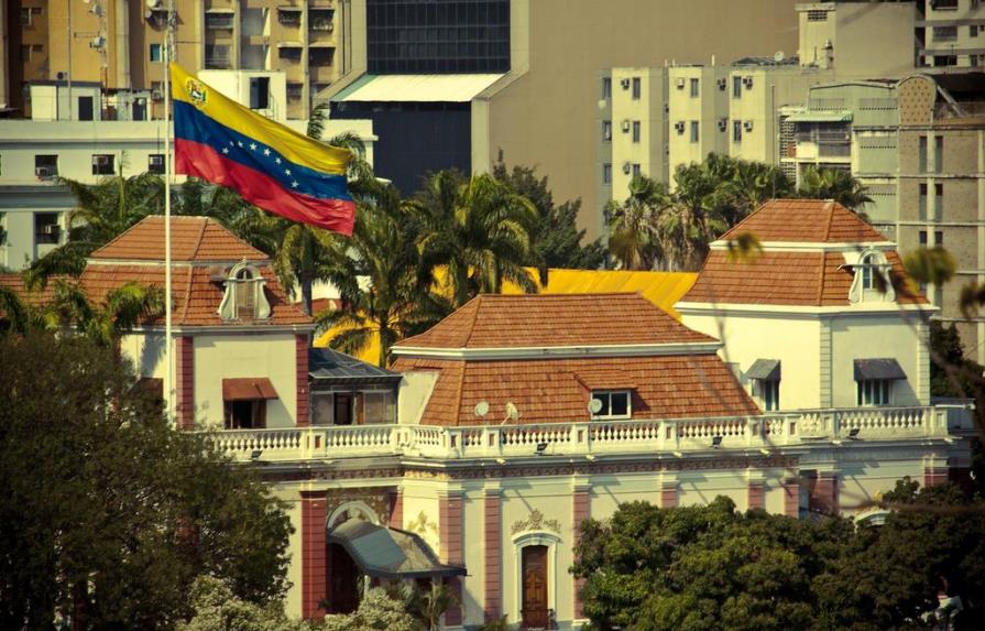 Gobierno venezolano dice culminó “exitoso” diálogo con oposición en Barbados