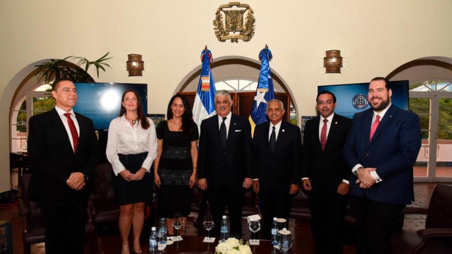 Canciller anuncia ruta marítima RD-Curazao empezará el próximo 29 de noviembre Canciller anuncia ruta marítima RD-Curazao empezará el próximo 29 de noviembre