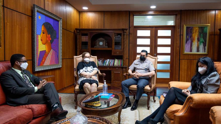 Procuradora Germán Brito recibe al director de la Policía Nacional 