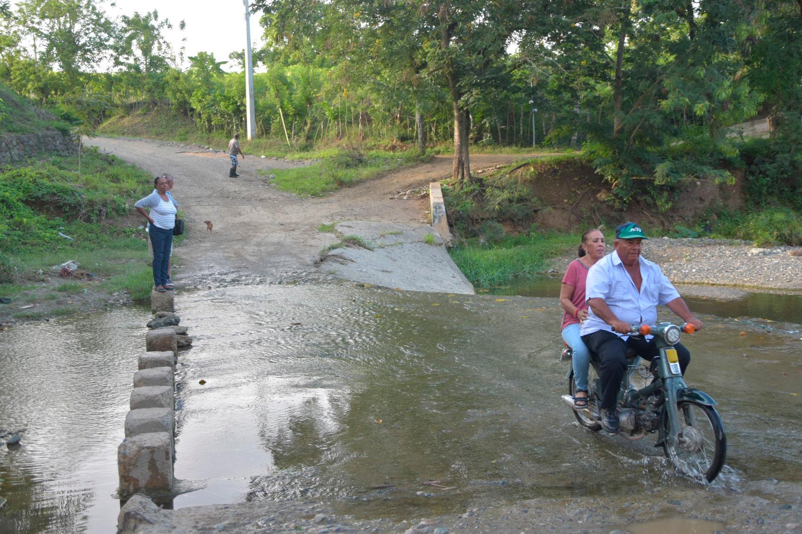 Contaron que el puente colapsó con las lluvias de final de año de 2016.