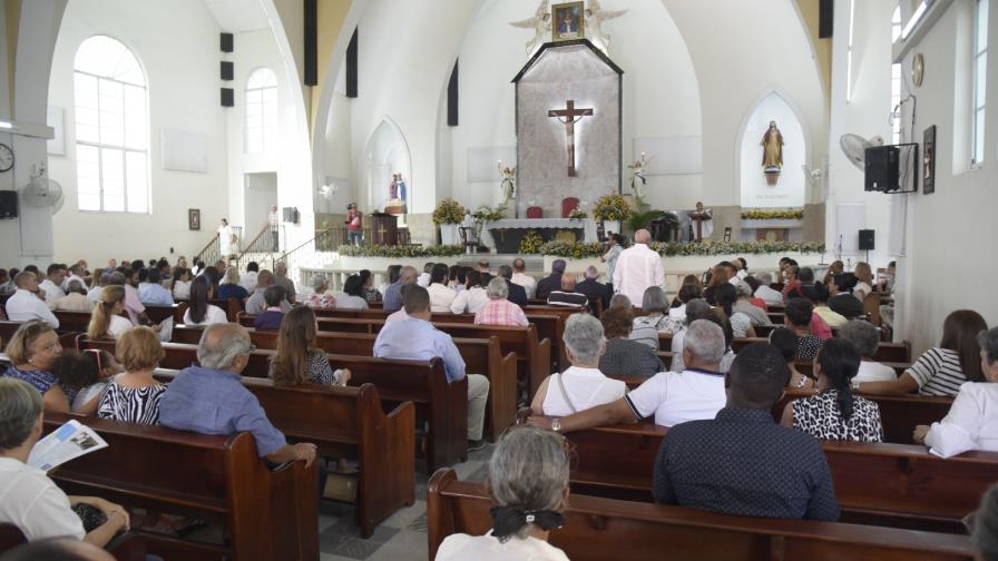 Ofician misa en honor al extinto presidente Antonio Guzmán, en el 37 aniversario de su muerte Ofician misa en honor al extinto presidente Antonio Guzmán, en el 37 aniversario de su muerte