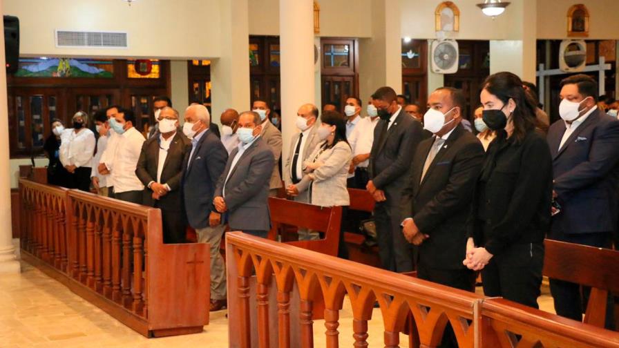 Departamento Aeroportuario oficia misa en honor a servidores fallecidos Departamento Aeroportuario oficia misa en honor a servidores fallecidos