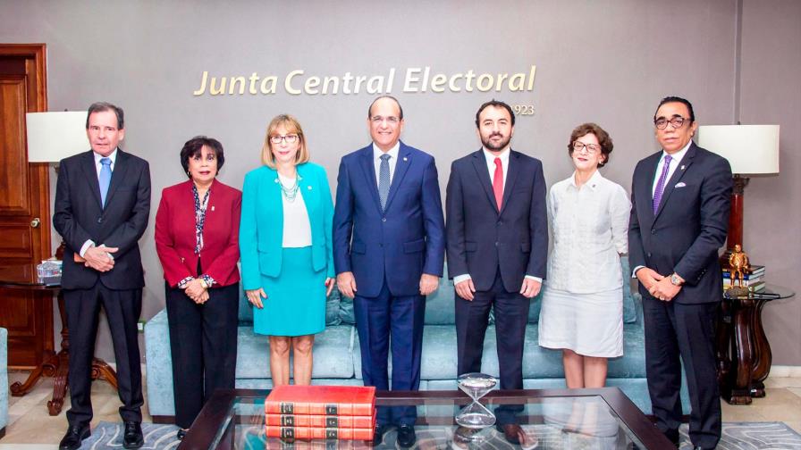 Observadores internacionales con luz verde en las elecciones
