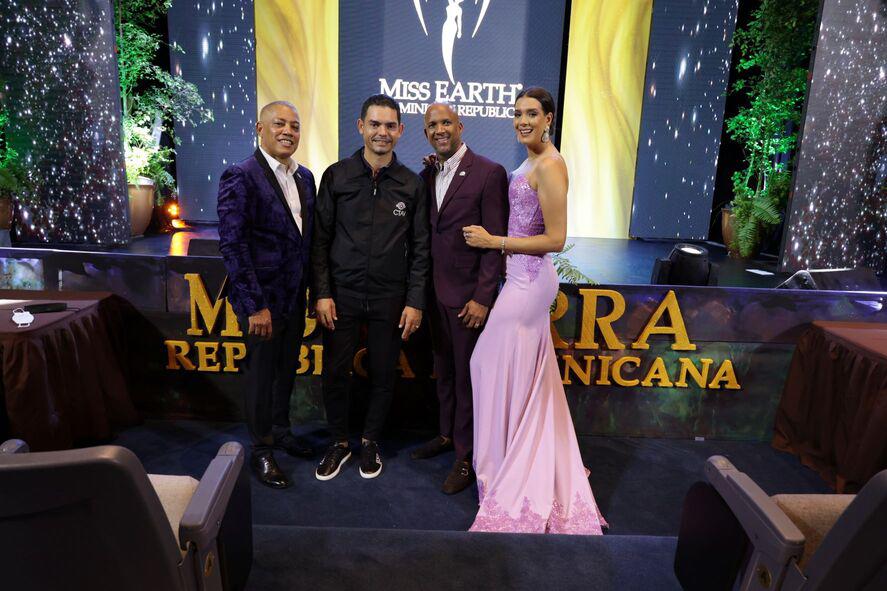 Andradis López, Camilo Then, Gustavo Hernández e Irina Peguero. Fuente externa