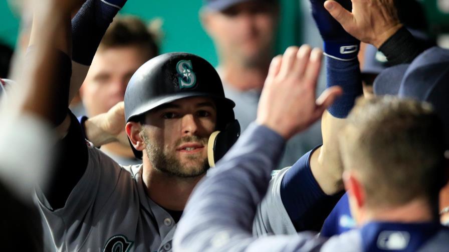 Encarnación empuja dos en el triunfo de Seattle sobre Kansas