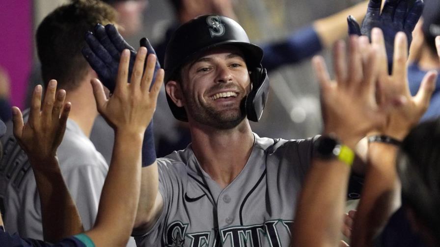 Haniger pega tres hits, Marineros aguantan ante Angelinos