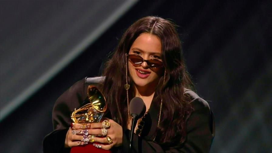 Rosalía reina en el Grammy Latino con 5 gramófonos Rosalía reina en el Grammy Latino con 5 gramófonos