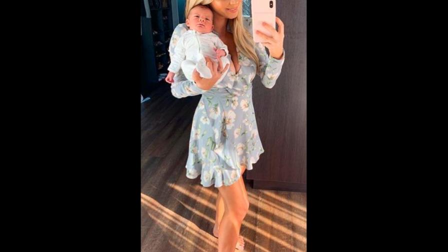 La influencer Hannah Polites muestra foto desnuda luego de su parto 