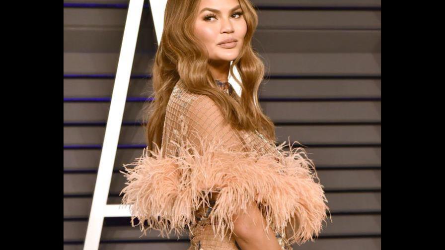 Chrissy Teigen sobre sus inicios: “Pedía comida de sobra para llevármela” Chrissy Teigen sobre sus inicios: “Pedía comida de sobra para llevármela”