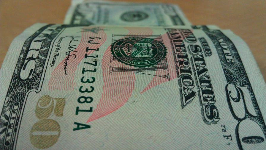 El euro se cambia alrededor de 1.22 dólares tras los datos de EEUU