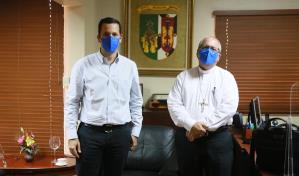 Monse&ntilde;or Benito &Aacute;ngeles recibe visita de Hugo Beras 
