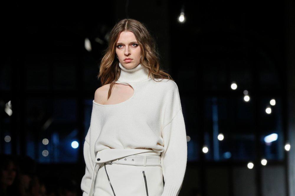 La colección de Monse durante la Semana de la Moda, viernes 7 de febrero de 2020, en Nueva York.