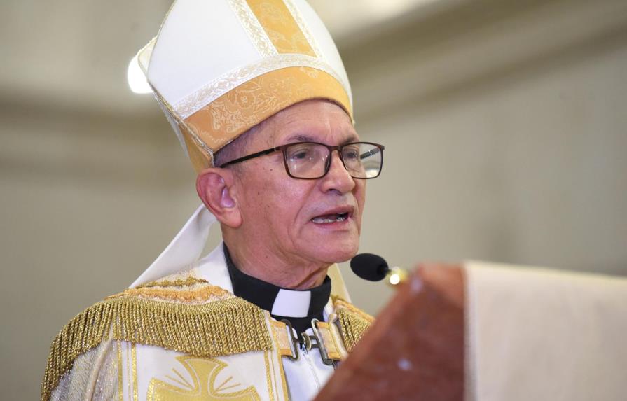 Obispo auxiliar emérito de Santiago califica como una pandemia hechos violentos