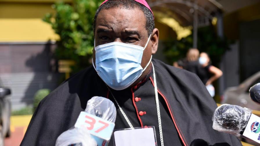Monseñor Castro califica de positiva reapertura gradual de economía 