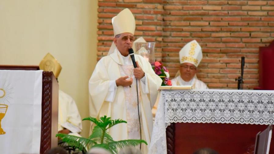 Tras muerte de su hermano en atraco, arzobispo de Santiago pide al Gobierno enfrentar delincuencia Tras muerte de su hermano en atraco, arzobispo de Santiago pide al Gobierno enfrentar delincuencia