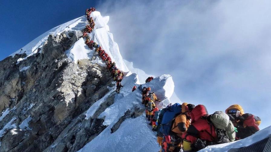 El primer ascenso al Everest cumple 66 años