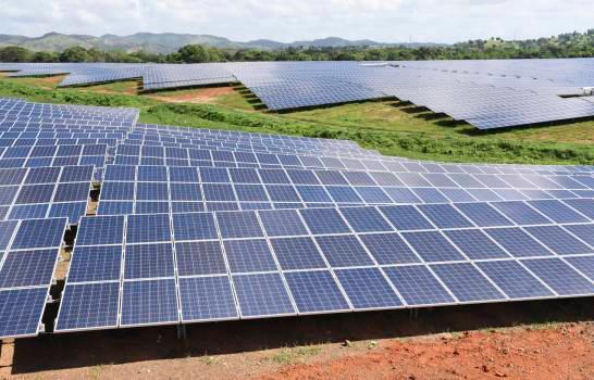Comisión Nacional de Energía niega existan trabas para desarrollo energía solar en el país