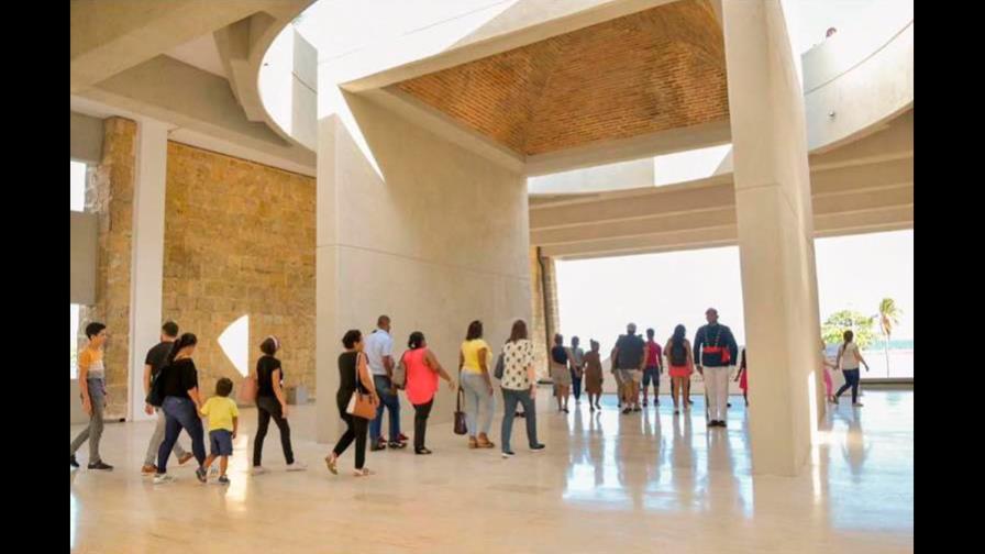 Monumento Fray Antón de Montesinos atrajo 50,000 personas en seis meses Monumento Fray Antón de Montesinos atrajo 50,000 personas en seis meses