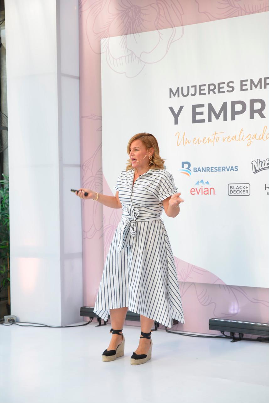 Montserrat Puig durante su participación.