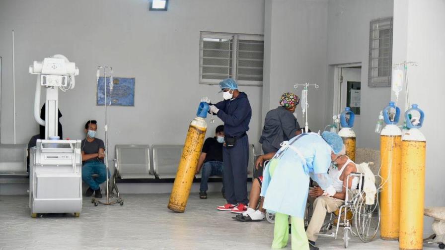 La razón por la que el Moscoso Puello siempre está abarrotado de pacientes con coronavirus