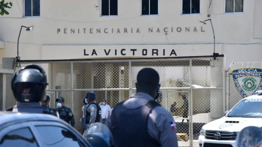 Cinco presos y un policía resultaron heridos durante motín en cárcel de La Victoria