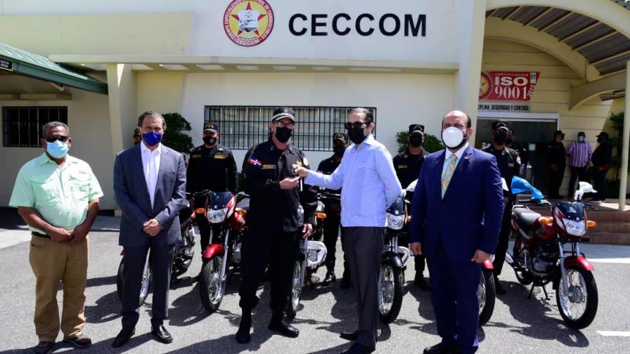 Donan motocicletas al CECCOM para el combate el contrabando de combustibles