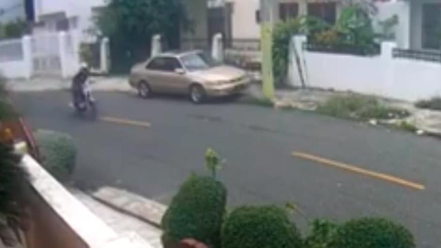 Policía mata a uno de los hombres que hirieron al seguridad de los padres de la Primera Dama Policía mata a uno de los hombres que hirieron al seguridad de los padres de la Primera Dama