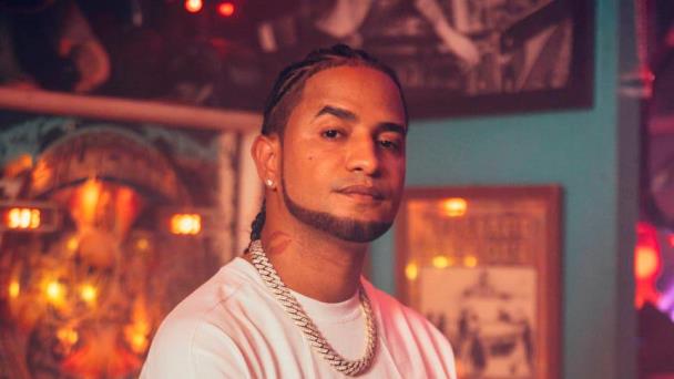 Mozart la Para y su regreso al barrio junto al exponente Alcover