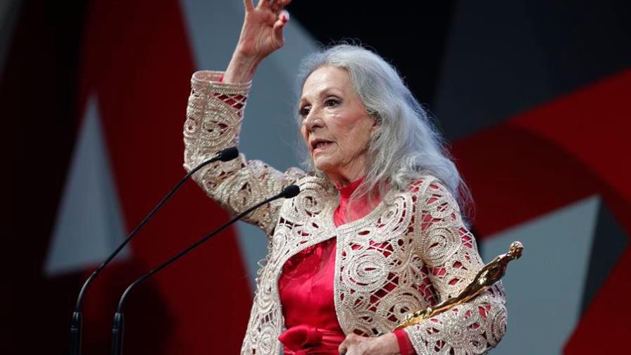 El mundo del cine se despide con aplausos de la actriz mexicana Isela Vega El mundo del cine se despide con aplausos de la actriz mexicana Isela Vega