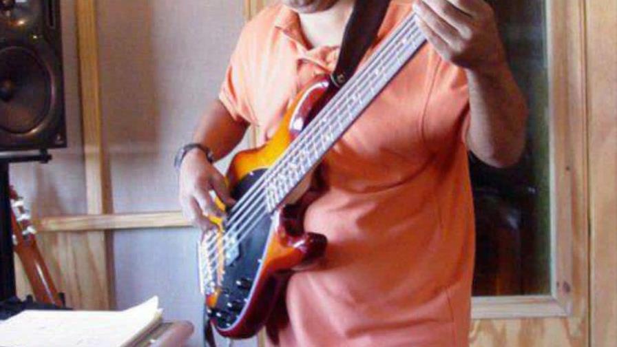 Muere músico dominicano Rubén Toribio de un infarto mientras grababa
