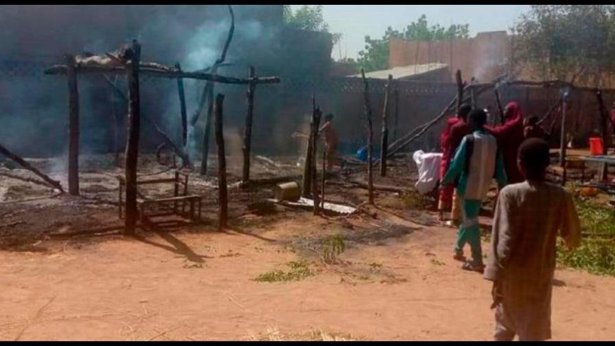 Mueren 22 niños calcinados en el incendio de su escuela en Níger