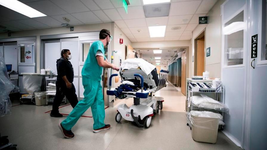 Estados Unidos llega a 461,892 muertos y 26,902,454 contagios por la COVID-19