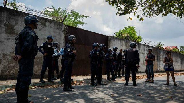 Confuso motín deja 29 muertos y tiñe de rojo de nuevo a cárceles de Venezuela