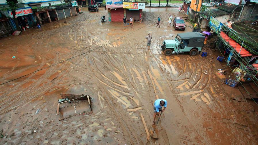 Más de 40 muertos por las fuertes lluvias en el norte y sur de la India