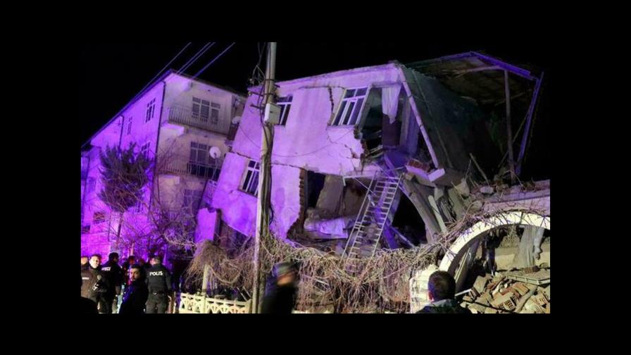 Termina la operación de rescate en Turquía por el terremoto con 41 muertos