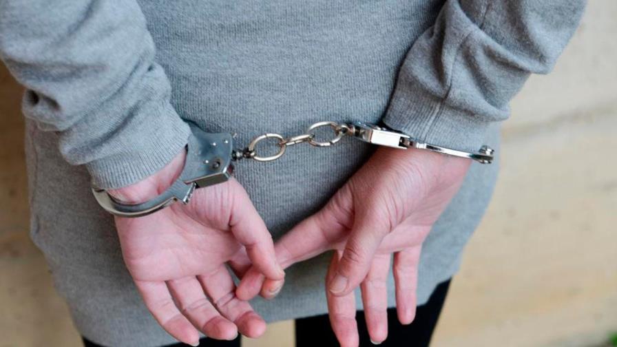 Acusan a joven latina por muerte de su bebé que escondió en un cesto de ropa Acusan a joven latina por muerte de su bebé que escondió en un cesto de ropa