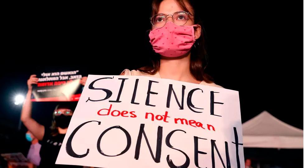 Mujeres en Israel rompen silencio tras violación de una adolescente por 30 hombres