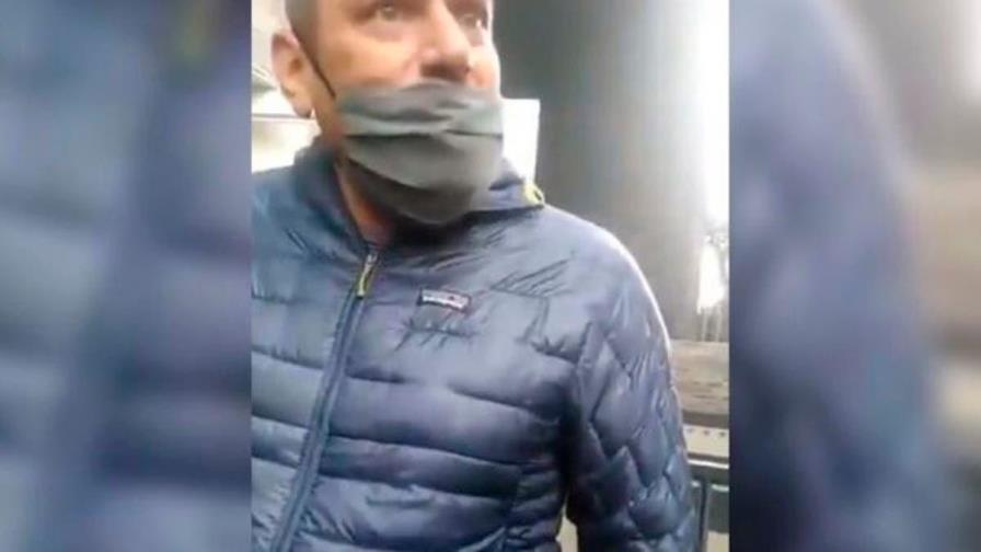 Multan por xenofobia a peruano que insultó a repartidor de comida venezolano