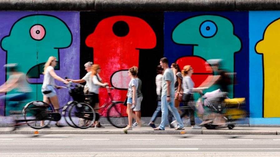 El camino del muro, una ruta en bici por la historia