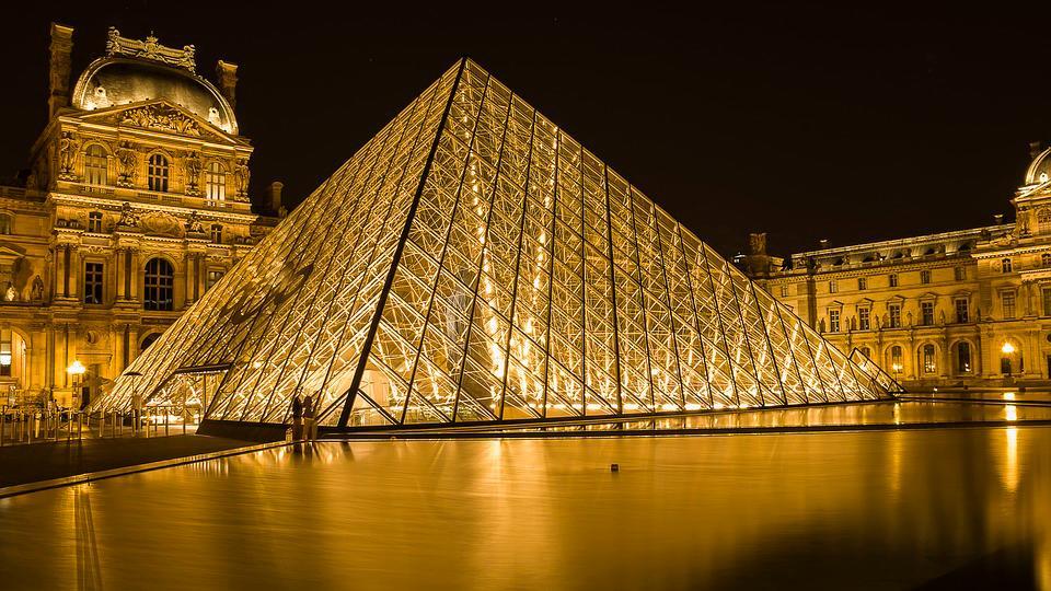 Reabre el Louvre con medidas de protección del personal ante el COVID-19