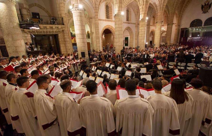Clásicos de la música sacra cautivan al público en concierto de Viernes Santo