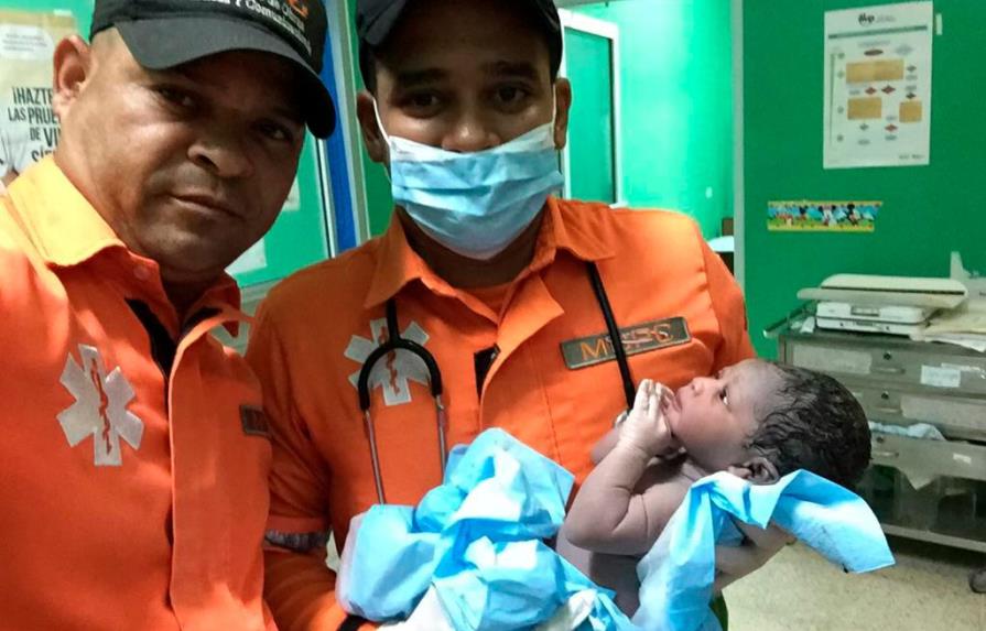 Nace otra bebé a bordo de una ambulancia de Comipol