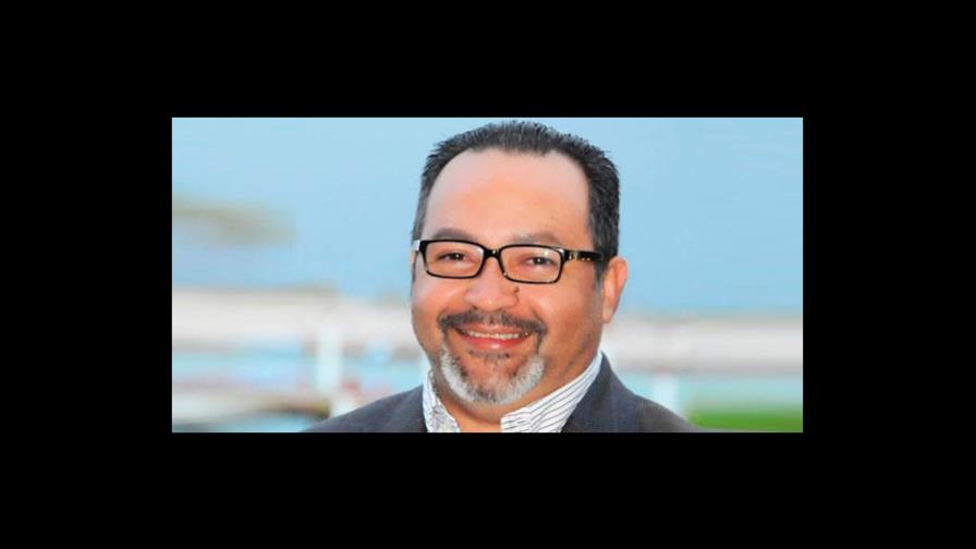 Periodista Napoleón de la Cruz se encuentra estable tras sufrir infarto