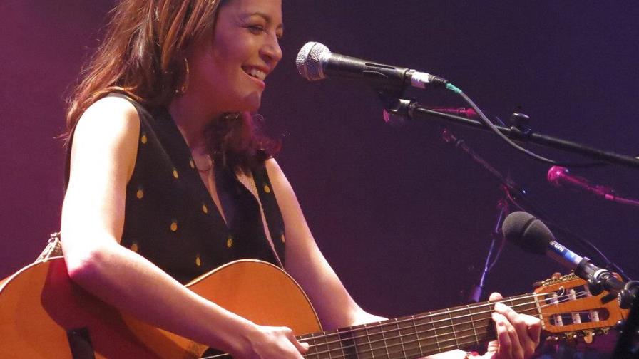 Natalia Lafourcade quiere regalar alegría con “Un canto por México” Natalia Lafourcade quiere regalar alegría con “Un canto por México”