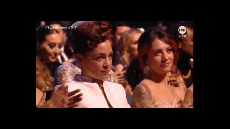 Natalia Lafourcade habla sobre el Grammy  Latino de Maluma